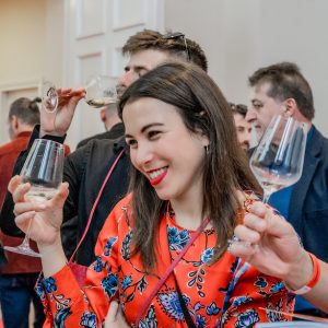 ΟΙΝΟΡΑΜΑ 2026 στο ONASSIS READY: 250+ παραγωγοί, χιλιάδες κρασιά, όλη η νέα εσοδεία - FlagInLife