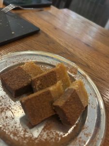 Το Κοπερτί Wine Bar: Ένα ζεστό wine bar στη γειτονιά των Πετραλώνων - FlagInLife