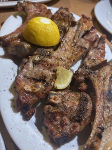 Ταβέρνα "Ο Σπανός": Μια ταβέρνα στα Πατήσια που σε γυρίζει πίσω στο χρόνο - FlagInLife