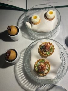 1890 Restaurant: Ένα νέο εστιατόριο δίνει πνοή αρχοντιάς στην οδό Αθηναΐδος - FlagInLife