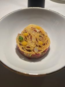 1890 Restaurant: Ένα νέο εστιατόριο δίνει πνοή αρχοντιάς στην οδό Αθηναΐδος - FlagInLife