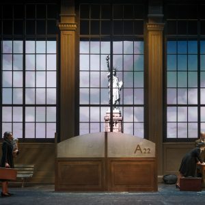 Astoria: το musical που απεικονίζει το γυναικείο ελληνικό όνειρο στη Νέα Υόρκη του Μεσοπολέμου - FlagInLife