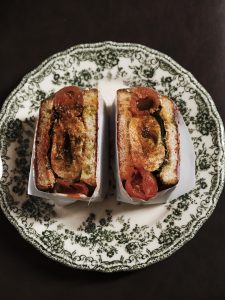 September 18: Ένα all day restaurant στη στοά Καϊρη που παντρεύει σύγχρονη αισθητική με ζεστή, φιλόξενη γαστρονομική εμπειρία - FlagInLife