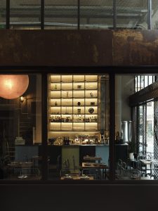 September 18: Ένα all day restaurant στη στοά Καϊρη που παντρεύει σύγχρονη αισθητική με ζεστή, φιλόξενη γαστρονομική εμπειρία - FlagInLife