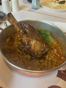 Gastros Athens: Η νέα άφιξη, επί της οδού Αιμιλίου Βεάκη στο Περιστέρι, επαναπροσδιορίζει την έννοια της σύγχρονης ταβέρνας 4 Gastros Athens: Η νέα άφιξη, επί της οδού Αιμιλίου Βεάκη στο Περιστέρι, επαναπροσδιορίζει την έννοια της σύγχρονης ταβέρνας - FlagInLife