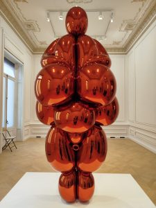 Jeff Koons «Αφροδίτη» του Lespugue: γιατί η νέα έκθεση στο Μουσείο Κυκλαδικής Τέχνης είναι κάτι παραπάνω από ένα πολιτιστικό δρώμενο - FlagInLife