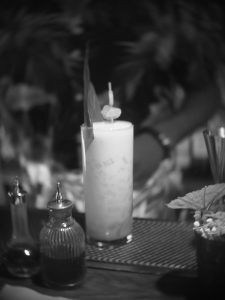 Tiki Bar Athens: Εκεί που το κέντρο της πόλης σερφάρει σε τροπικά vibes - FlagInLife