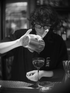 Line Athens: Μην πετάς τίποτα… θα το κάνουμε cocktail! - FlagInLife