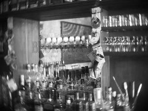 Bluegrass Whiskey & Beer Emporium: Κεντάκι - Κορωπί, ένα τσιγάρο δρόμος - FlagInLife