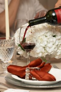 Πασχαλινό τραπέζι & κρασί: προτάσεις και ιδανικοί συνδυασμοί για κάθε πιάτο - FlagInLife