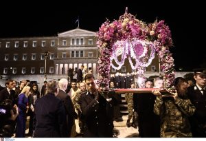 Ω γλυκύ μου έαρ: μια βραδιά μέσα στον Επιτάφιο της Αθήνας - FlagInLife