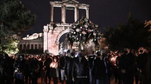 Ω γλυκύ μου έαρ: μια βραδιά μέσα στον Επιτάφιο της Αθήνας - FlagInLife