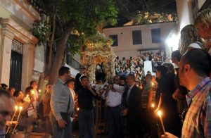 Ω γλυκύ μου έαρ: μια βραδιά μέσα στον Επιτάφιο της Αθήνας - FlagInLife