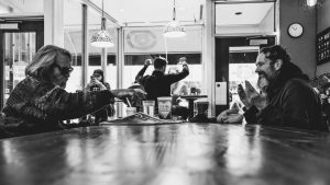 Πως να είσαι ο πελάτης που όλοι οι bartenders θέλουμε στα μπαρ - FlagInLife