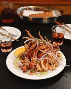 Ο Λόλος: μια ταβέρνα που μας υπενθυμίζει πως η Αθήνα παραμένει γειτονιά - FlagInLife