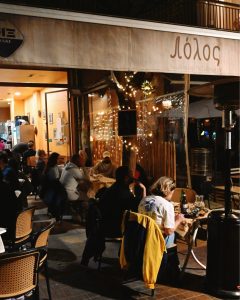 Ο Λόλος: μια ταβέρνα που μας υπενθυμίζει πως η Αθήνα παραμένει γειτονιά - FlagInLife
