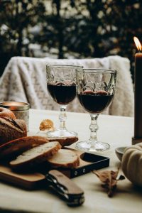 Πασχαλινό τραπέζι & κρασί: προτάσεις και ιδανικοί συνδυασμοί για κάθε πιάτο - FlagInLife