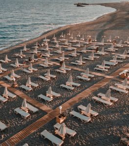Pelagos Seaside Restaurant: Αυθεντική ελληνική κουζίνα με θέα το Λιβυκό Πέλαγος - FlagInLife