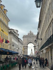 Λισαβόνα: Η «Πόλη του Οδυσσέα» που είναι χτισμένη πάνω σε 7 λόφους 5 Λισαβόνα: Η «Πόλη του Οδυσσέα» που είναι χτισμένη πάνω σε 7 λόφους - FlagInLife