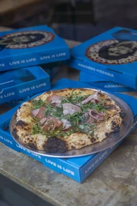 Τέσσερις pizza προορισμοί που αλλάζουν το γαστρονομικό χάρτη της Αθήνας 2 Τέσσερις pizza προορισμοί που αλλάζουν το γαστρονομικό χάρτη της Αθήνας - FlagInLife