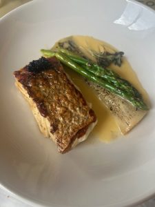 Vrahos Avia Cuisine & Wine: Το εστιατόριο που φέρνει τη σύγχρονη ελληνική κουζίνα πάνω στο κύμα της Μεσσηνίας - FlagInLife