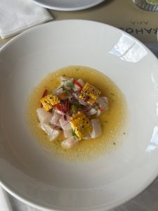 Vrahos Avia Cuisine & Wine: Το εστιατόριο που φέρνει τη σύγχρονη ελληνική κουζίνα πάνω στο κύμα της Μεσσηνίας - FlagInLife