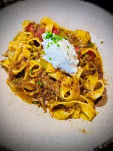 Μαιτρ & Μαργαρίτα: Comfort ελληνική κουζίνα με bistrot ψυχή στην καρδιά της Θεσσαλονίκης - FlagInLife