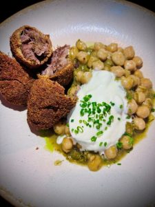 Μαιτρ & Μαργαρίτα: Comfort ελληνική κουζίνα με bistrot ψυχή στην καρδιά της Θεσσαλονίκης - FlagInLife