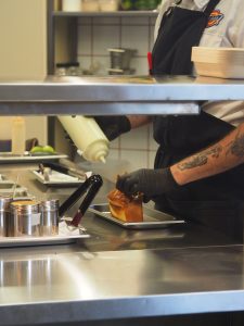 Net Seafood Bar: Πιαστήκαμε στα δίχτυα του street food - FlagInLife