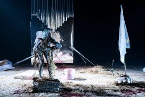Sunward: Μια αποκαλυπτική εικαστική performance στο Θέατρο Ροές - FlagInLife