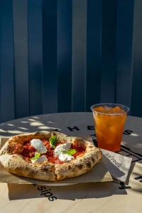 Τέσσερις pizza προορισμοί που αλλάζουν το γαστρονομικό χάρτη της Αθήνας 5 Τέσσερις pizza προορισμοί που αλλάζουν το γαστρονομικό χάρτη της Αθήνας - FlagInLife