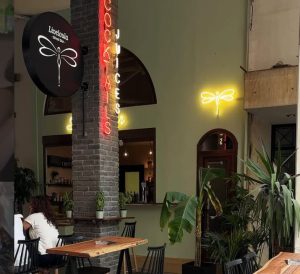 Street Bars: Όταν η καλύτερη μπάρα είναι ο δρόμος - FlagInLife
