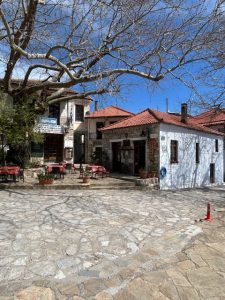 Λεωνίδιο: Το στολίδι της Τσακωνιάς συνδυάζει βουνό και θάλασσα - FlagInLife