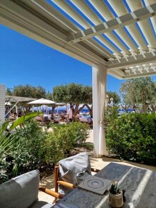 Helios Poolside Restaurant: Ο Enrique Fernandez υπογράφει ένα μενού που φέρνει τη σύγχρονη Latin American κουζίνα δίπλα στην πισίνα του Four Seasons Astir Palace - FlagInLife
