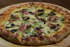 La Piazza Restaurant & Pub: Ένας αξιόλογος χώρος για αλλαγή παραστάσεων - FlagInLife
