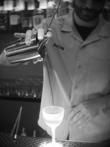 Bocas The Bar: Cocktails με θέα, χρώμα και μουσική στην πιο όμορφη βεράντα της Πάτρας - FlagInLife