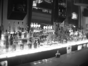 Bocas The Bar: Cocktails με θέα, χρώμα και μουσική στην πιο όμορφη βεράντα της Πάτρας - FlagInLife