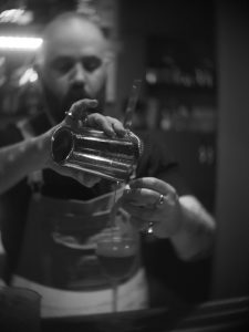 Mockingbird’s Bar: H φωλιά του Χαλανδρίου για cocktails και παρέες - FlagInLife