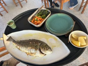 Taverna 37: Μια ντελικάτη ταβέρνα σαν σε νησί, σε ένα deck πάνω στην θάλασσα στο Four Seasons 6 Taverna 37: Μια ντελικάτη ταβέρνα σαν σε νησί, σε ένα deck πάνω στην θάλασσα στο Four Seasons - FlagInLife