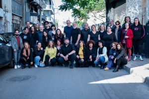 Φεστιβάλ Πολιτικού Θεάτρου – Αφιέρωμα στον Θανάση Τριαρίδη: Το θέατρο Εν Αθήναις μεταρέπεται σε πεδίο πολιτικού διαλόγου και η σκηνή μιλά για όσα αποσιωπούμε - FlagInLife