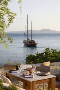 COOZEST: Το Ελληνικό Τραπέζι ως Τελετουργία στο The Coast Bill&Coo 4 COOZEST: Το Ελληνικό Τραπέζι ως Τελετουργία στο The Coast Bill&Coo - FlagInLife