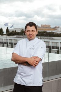 Ο Δημήτρης Αρσενίδης στο Mappemonde Restaurant Bar & Lounge 1 Ο Δημήτρης Αρσενίδης στο Mappemonde Restaurant Bar & Lounge - FlagInLife