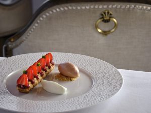 GB Roof Garden: Η Αθήνα στα πόδια σου, η υψηλή γαστρονομία στο πιάτο σου - FlagInLife