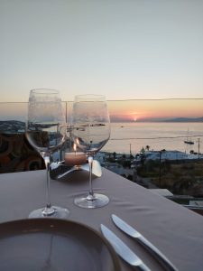 Baos Mykonos: Ο γαστρονομικός φάρος της Μυκόνου που αφηγείται την Ελλάδα μέσα από τη μαγειρική του Παναγιώτη Τσουκάτου - FlagInLife