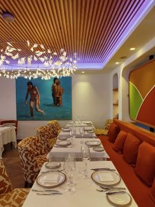 Baos Mykonos: Ο γαστρονομικός φάρος της Μυκόνου που αφηγείται την Ελλάδα μέσα από τη μαγειρική του Παναγιώτη Τσουκάτου - FlagInLife