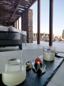 The Dovecote: Η νέα γαστρονομική ταυτότητα του ιστορικού Tinos Beach Resort - FlagInLife