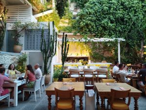 Avant Garden: Το γαστρονομικό στολίδι της Ερμούπολης που ανεβάζει τη Σύρο σε άλλο επίπεδο - FlagInLife
