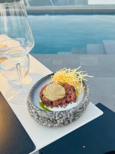 Neoma Sky Restaurant & Bar: Το εστιατόριο στου Φιλοπάππου με τη φοβερή θέα - FlagInLife
