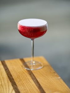 Έπρεπε Bar: Ένα αγαπημένο στέκι στην Κυψέλη ωριμάζει χωρίς να χάσει το χαρακτήρα του 4 Έπρεπε Bar: Ένα αγαπημένο στέκι στην Κυψέλη ωριμάζει χωρίς να χάσει το χαρακτήρα του - FlagInLife