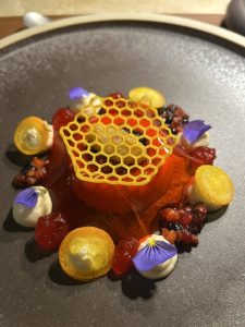 Verde Ruga Restaurant: Η σύγχρονη γαστρονομική ταυτότητα της Ζακύνθου μέσα σε έναν ελαιώνα αιώνων 6 Verde Ruga Restaurant: Η σύγχρονη γαστρονομική ταυτότητα της Ζακύνθου μέσα σε έναν ελαιώνα αιώνων - FlagInLife